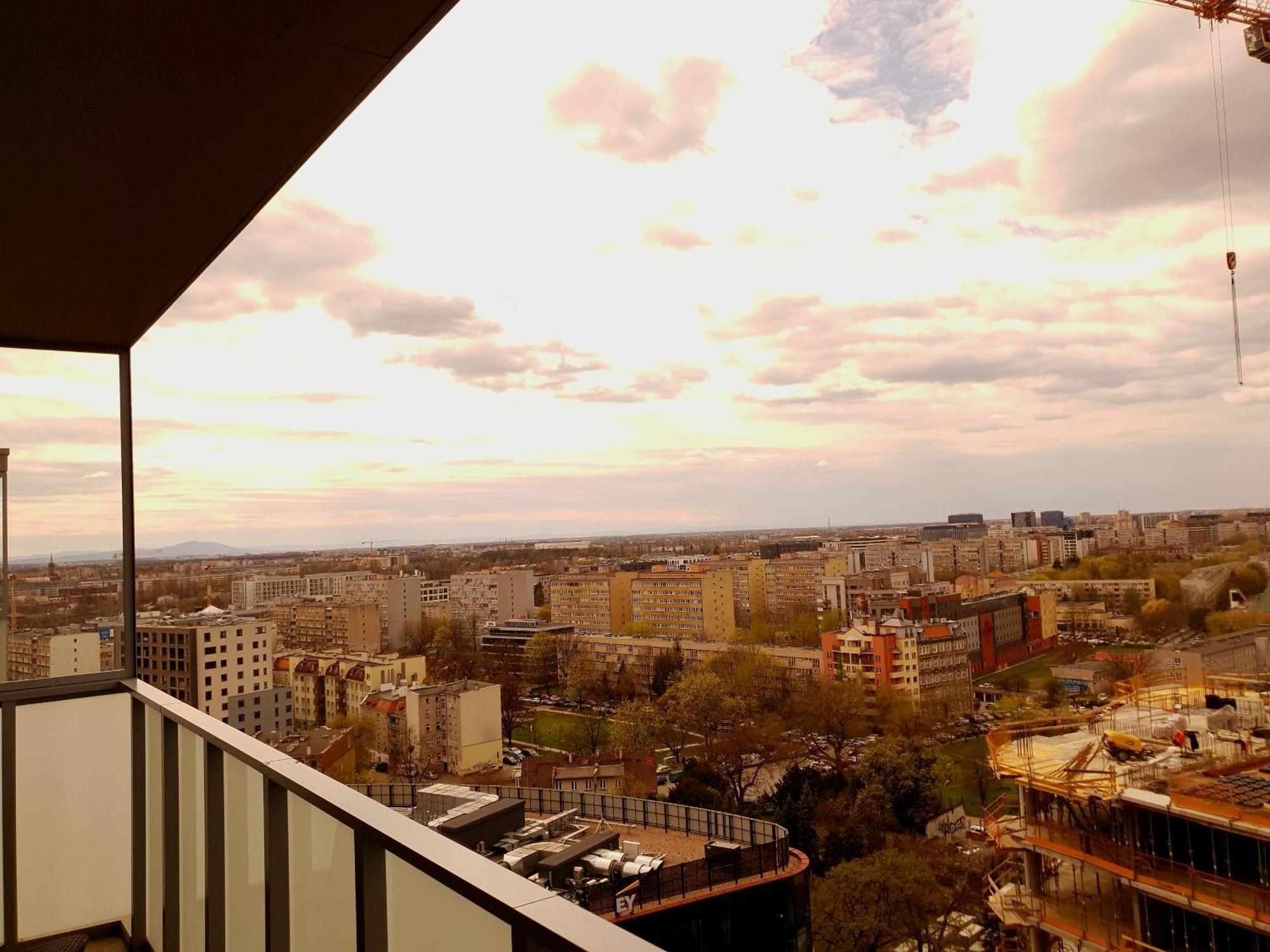 Prestige Quorum - Nad Odra - 16 Pietro * Wrocław